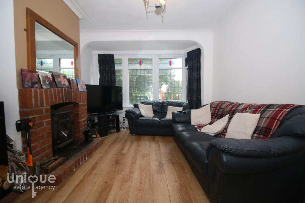 South Parade, ThorntonCleveleys, FY5 3 bed semidetached house for sale £185,000
