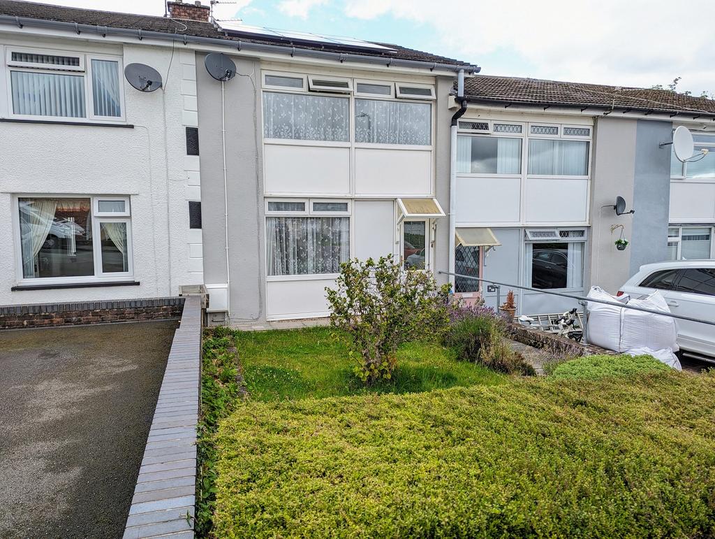 Heol Drindod, Johnstown, Carmarthen, Carmarthenshire. 3 bed terraced