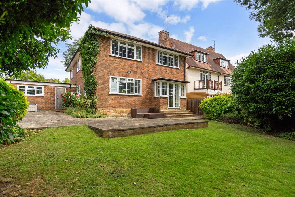 The Avenue, Northwood, Middlesex, HA6 4 bed detached house £1,350,000