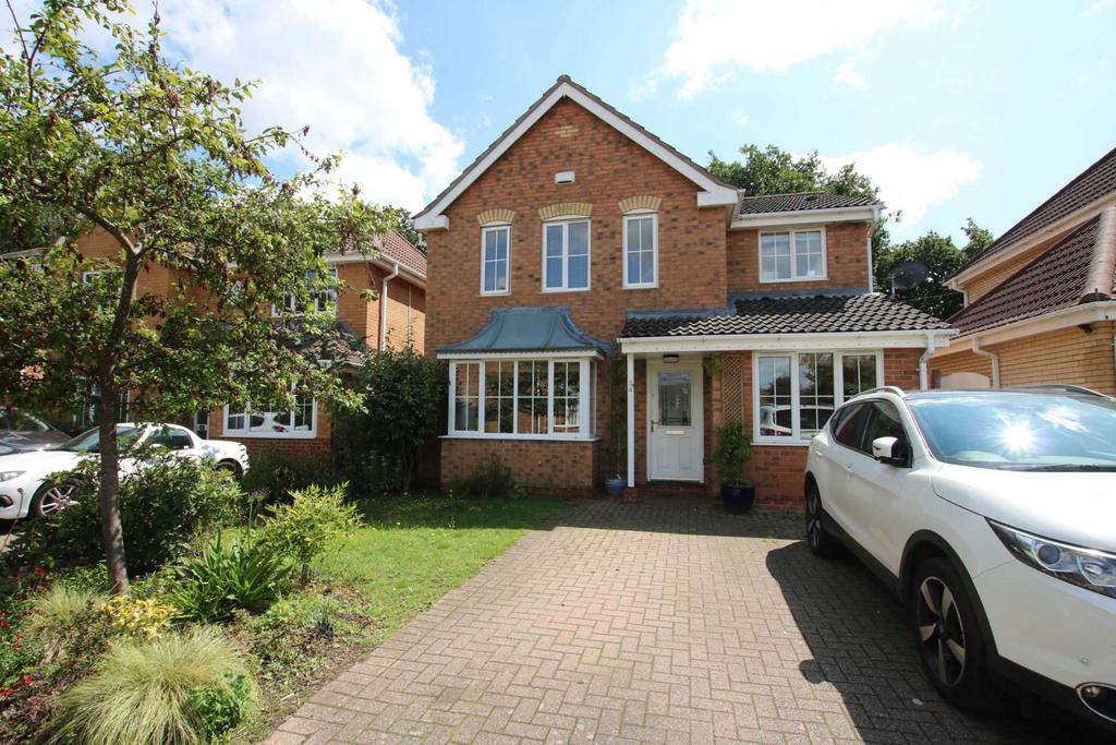 Broom Close, Taverham 4 bed detached house for sale £375,000