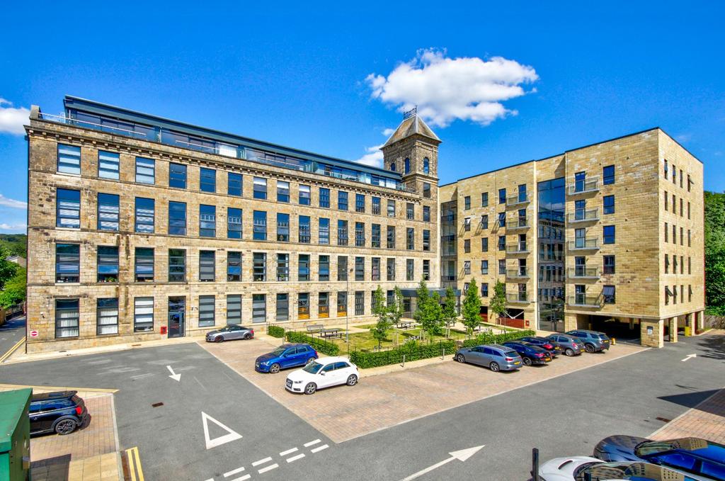Low Lane, Horsforth, Leeds, West Yorkshire, LS18 2 bed flat for sale £240,000