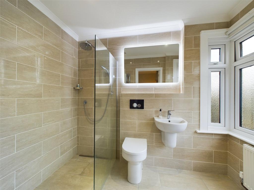 En Suite Shower