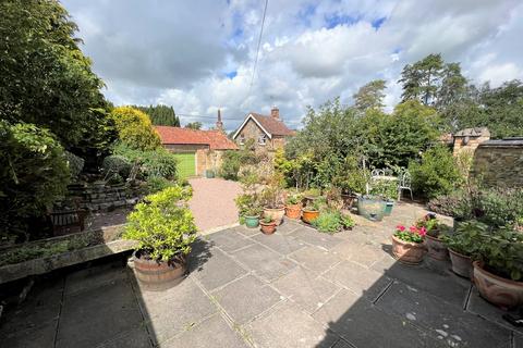 2 bedroom cottage for sale, GRIMSTON - Attractive 2 Bed Cottage Ajacent to Church