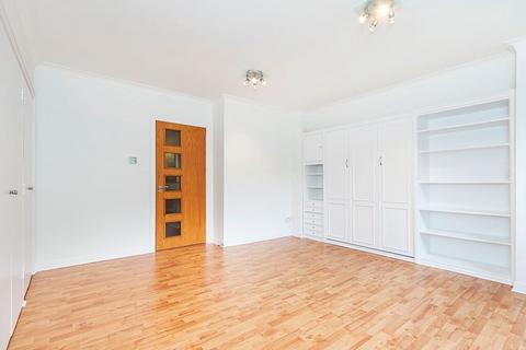 Studio to rent, Regent House, Windsor Way, Hammersmith, W14