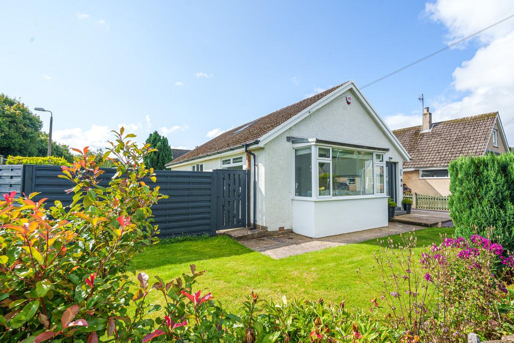 1 Birch Drive, Silverdale, Carnforth, LA5 0SE 3 bed detached bungalow