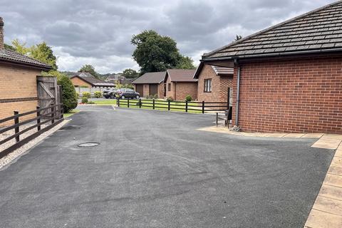 11 Llys Llanfair, Llandovery, SA20 0HU