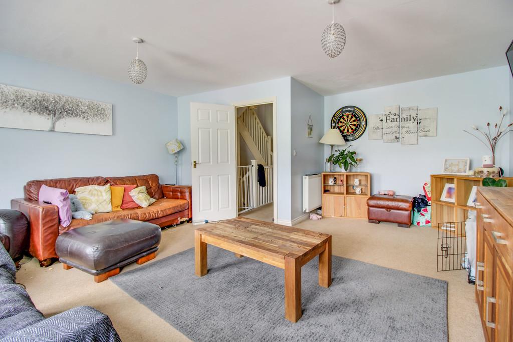 Neptune Crescent, Coleview, Swindon 4 bed terraced house for sale £