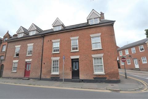 4 bedroom terraced house to rent, East Street, Saffron Walden