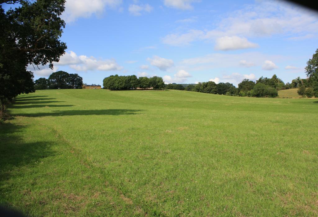 The Hen House, Taynton, Gloucestershire 4 bed property with land for