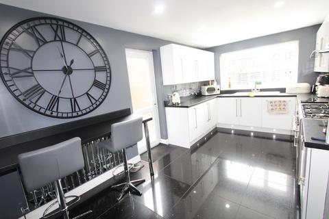 3 bedroom detached house for sale - Park Hall Crescent