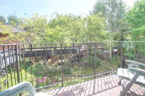 Flat 5, French Apartments Lansdowne Road, Purley, CR8 2PH