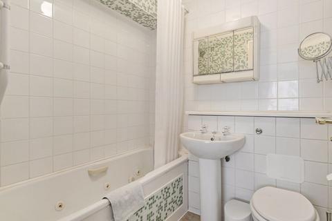 Flat 5, French Apartments Lansdowne Road, Purley, CR8 2PH
