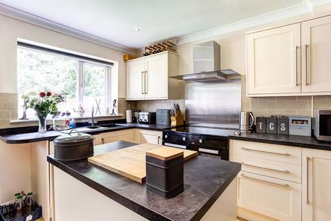 40 Chestnut Drive, Congleton, CW12 4UB