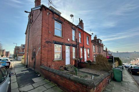 2 bedroom end of terrace house to rent, Woodside Avenue, Burley, Leeds, LS4