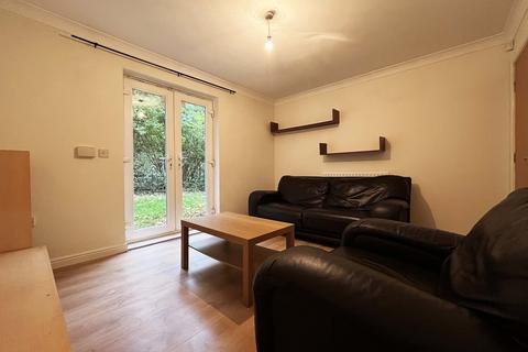 2 bedroom flat to rent, Lawson Wood Court, Meanwood, Leeds, LS6