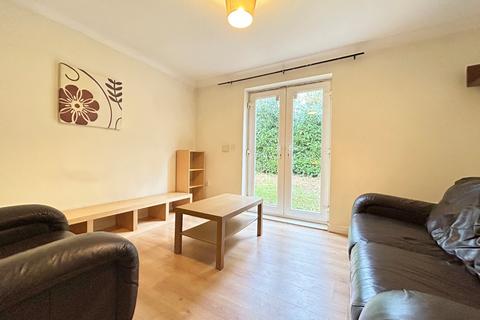 2 bedroom flat to rent, Lawson Wood Court, Meanwood, Leeds, LS6