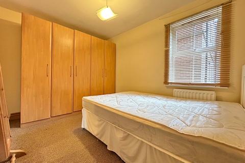 2 bedroom flat to rent, Lawson Wood Court, Meanwood, Leeds, LS6