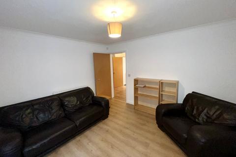 2 bedroom flat to rent, Lawson Wood Court, Meanwood, Leeds, LS6