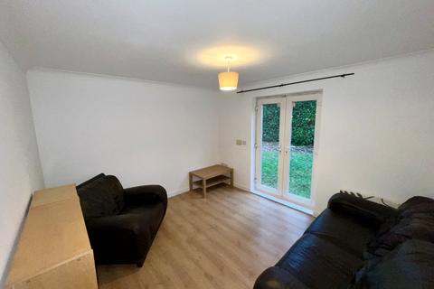 2 bedroom flat to rent, Lawson Wood Court, Meanwood, Leeds, LS6