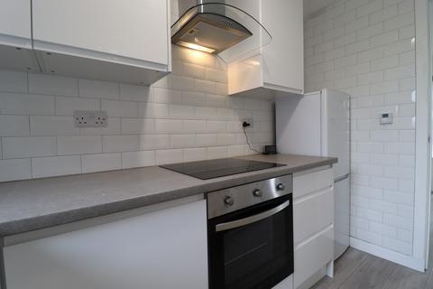 Studio to rent, Limebank Park, East Calder