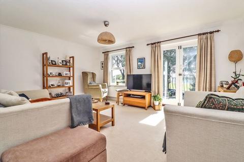 4 bedroom townhouse for sale, Marine Court, Southsea