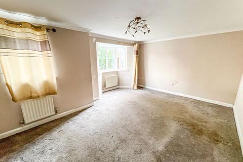 14 Hayling Close, Bury, BL8 1GS