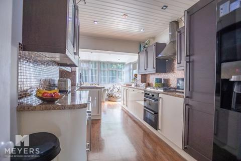 578 Charminster Road, Bournemouth, BH8 9SL