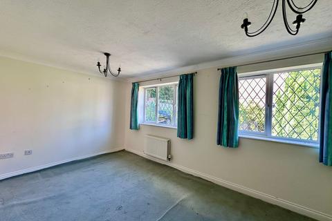 12 Auden Crescent, Ledbury, HR8 2UU