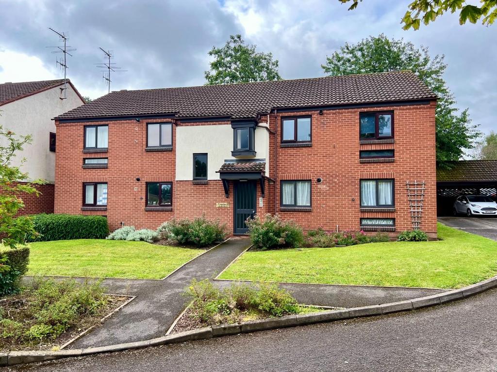 Spring Pool, Warwick 2 bed flat for sale £190,000