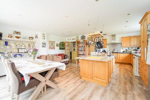 53 Clevedon Road, Tickenham, Clevedon, BS21 6RB