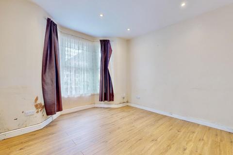 65 Whalebone Grove, Romford, RM6 6BL