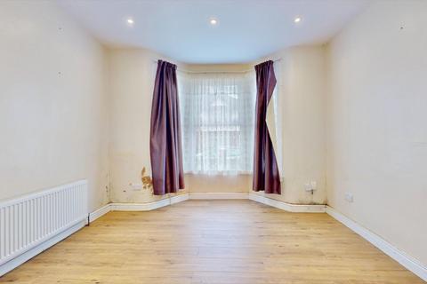 65 Whalebone Grove, Romford, RM6 6BL