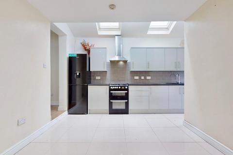 65 Whalebone Grove, Romford, RM6 6BL