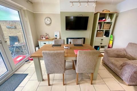 72 Bouverie Road, Hardingstone, Northampton, NN4 7EQ