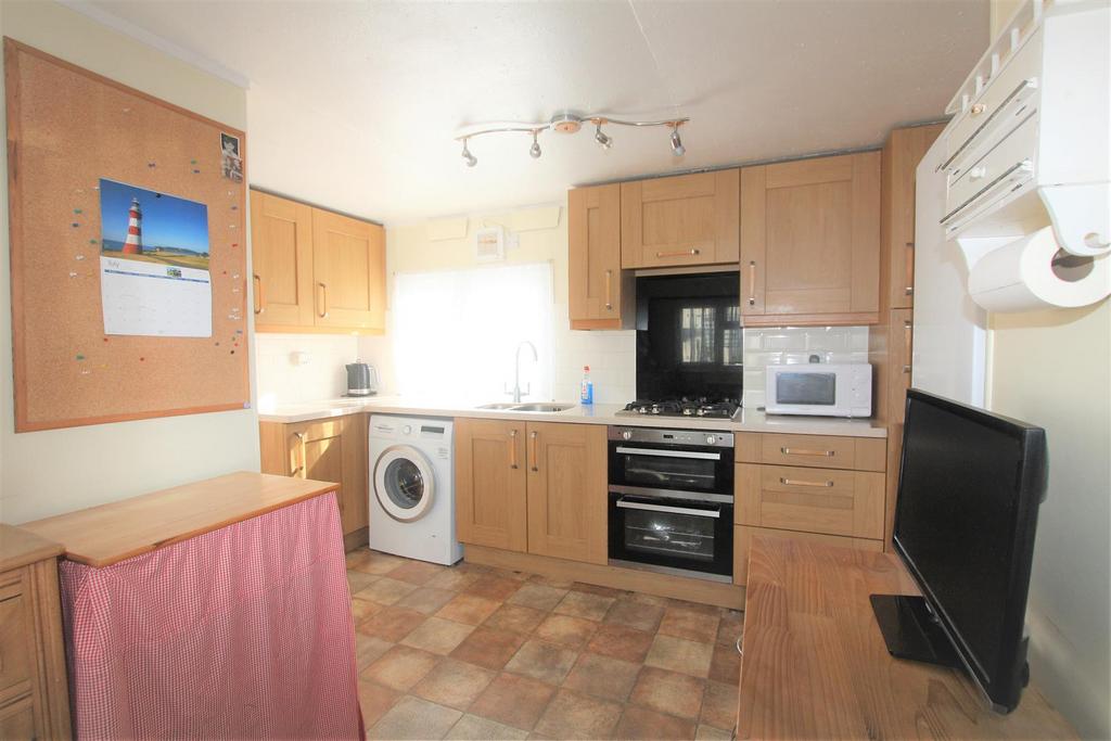First Avenue, Holly Lodge, Lower Kingswood, Tadworth 1 bed park home