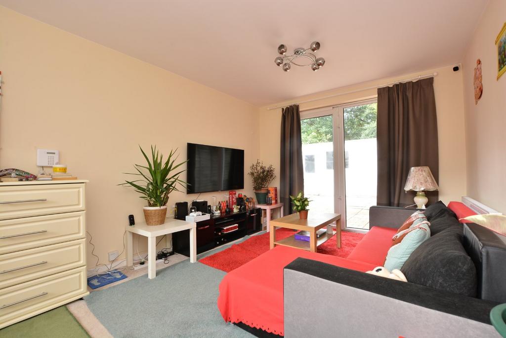 Blackmoor Road, Leeds, West Yorkshire 3 bed semidetached house for