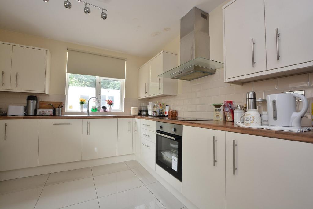 Blackmoor Road, Leeds, West Yorkshire 3 bed semidetached house for