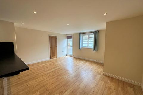 2 bedroom property to rent - Fore Street