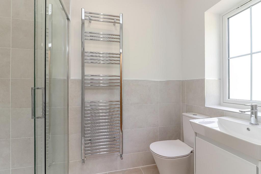 Master Bedroom Ensuite.jpg
