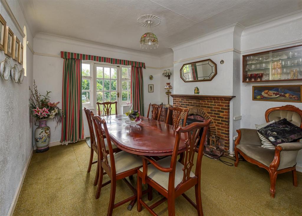 Oxleaze-dining1.jpg