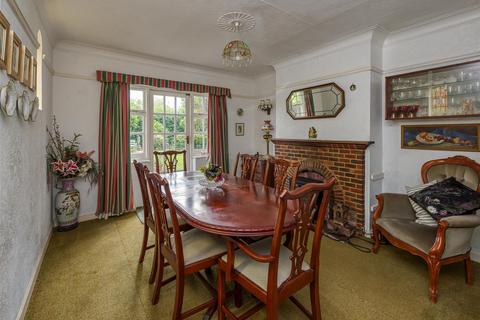 Oxleaze Grange Road, Albrighton, Wolverhampton, WV7 3LD