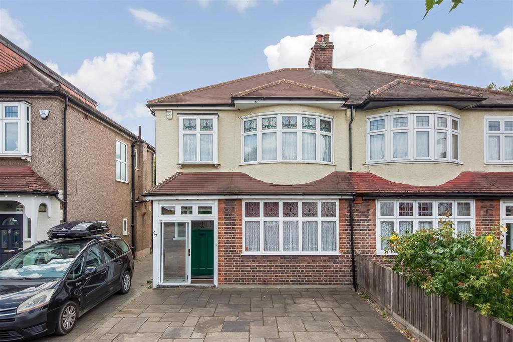 Eden Park Avenue, Beckenham 3 bed semidetached house for sale £600,000