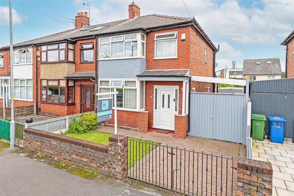 Egerton Avenue, Warrington 3 bed mews £230,000