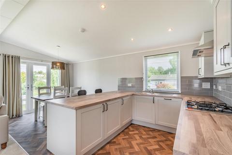 2 bedroom park home for sale, Lower Road, East Farleigh, Maidstone
