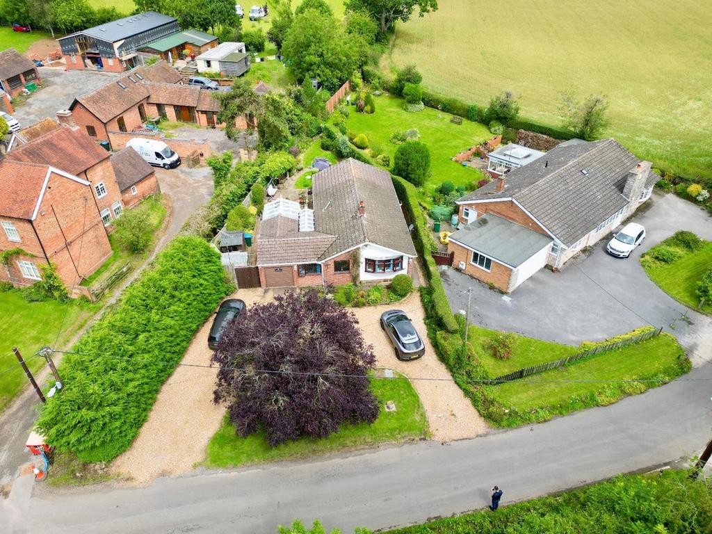 Oak Lane, Allesley, Coventry 3 bed bungalow for sale £550,000