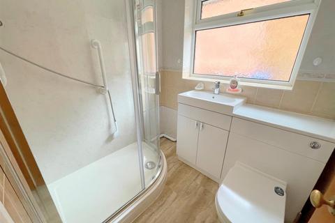15 Hazel Grove, Leek, ST13 8UU