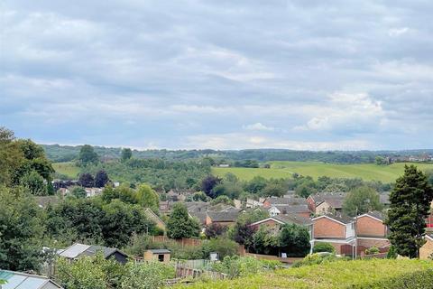 15 Hazel Grove, Leek, ST13 8UU