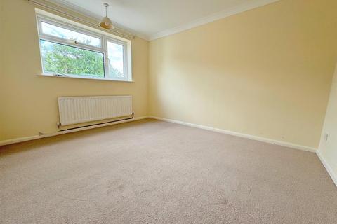 15 Hazel Grove, Leek, ST13 8UU