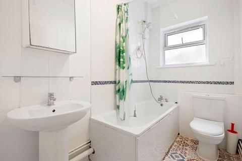 17a Werndee Road, London, SE25 5LB