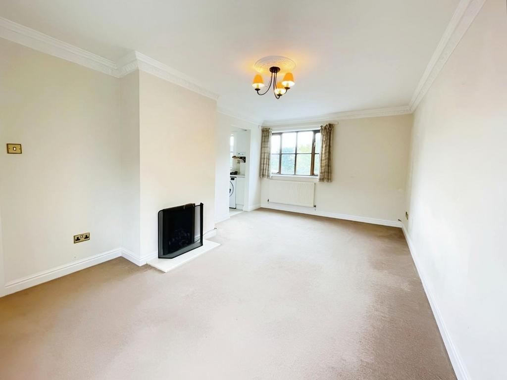 Bryan Mews, BidfordonAvon 2 bed apartment £146,000